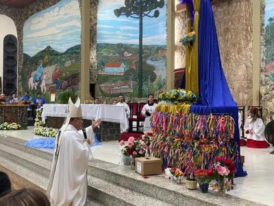 Dom Amilton celebra o 5º dia da Novena de Nossa Senhora Aparecida em Laranjeiras do Sul